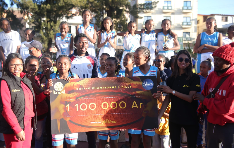 lucadro-analamanga-sacre-championne-pour-le-championnat-national-u14-filles-a-antananarivo-2023