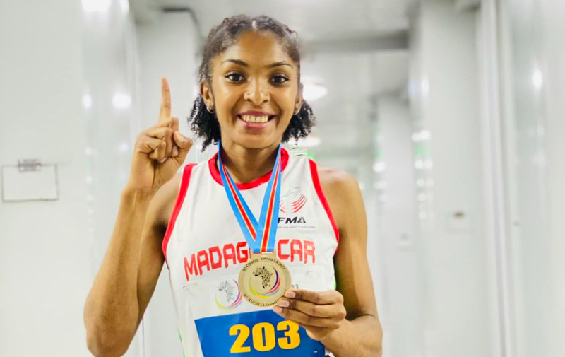 sidonie-fiadanantsoa-offre-a-madagascar-sa-premiere-medaille-dor-aux-jeux-de-la-francophonie-2023-avec-un-chrono-exceptionnel-de-1301-au-100m-haies